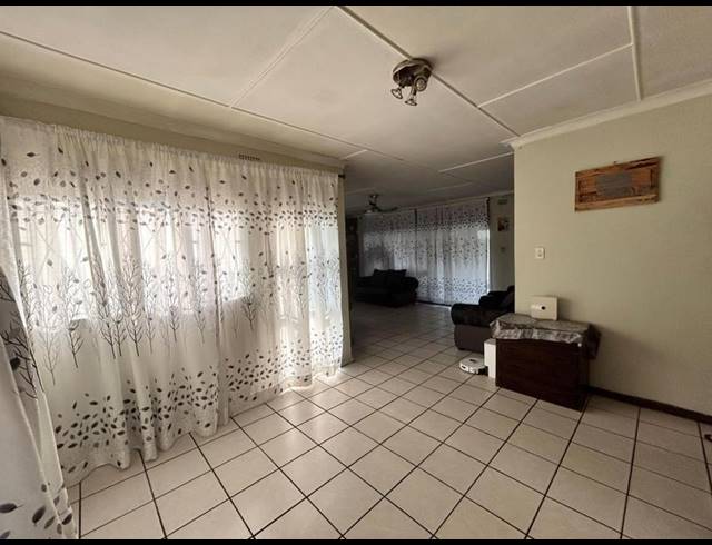 5 BEDROOM HOUSE FOR SALE IN BRENTHURST